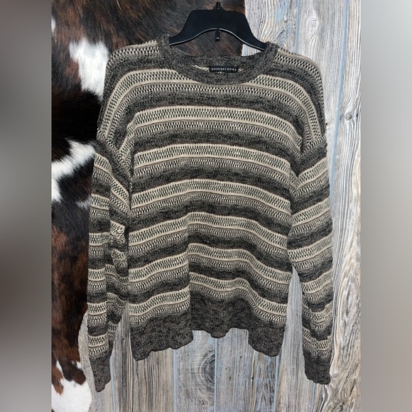 Geoffrey Beene Other - Geoffrey Beene neutral brown and cream colored soft, cozy crewneck sweater large